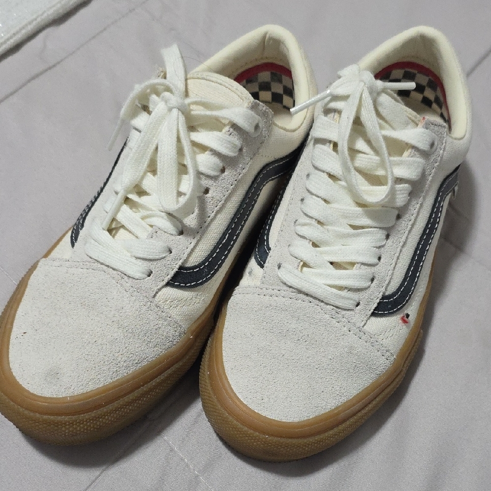 Vans Men's Cream and Black Sneakers with Gum Sole